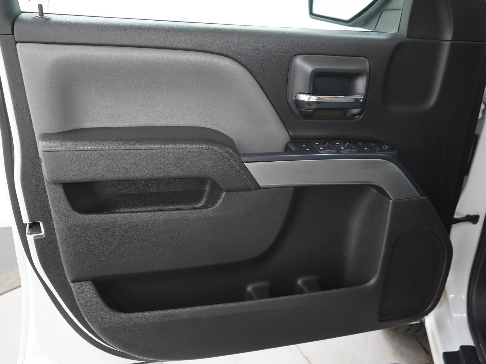 Used 2017 Chevrolet Silverado 1500 LT w/ LT Fleet Plus Package AWD/4WD image 20