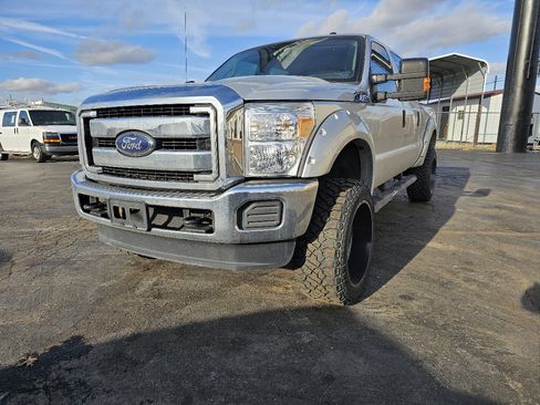 Used 2015 Ford F250 XLT image 2