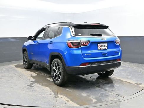 Used 2025 Jeep Compass Limited image 8