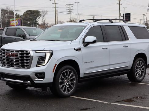 New 2026 GMC Yukon XL Denali w/ Denali Reserve Package image 2