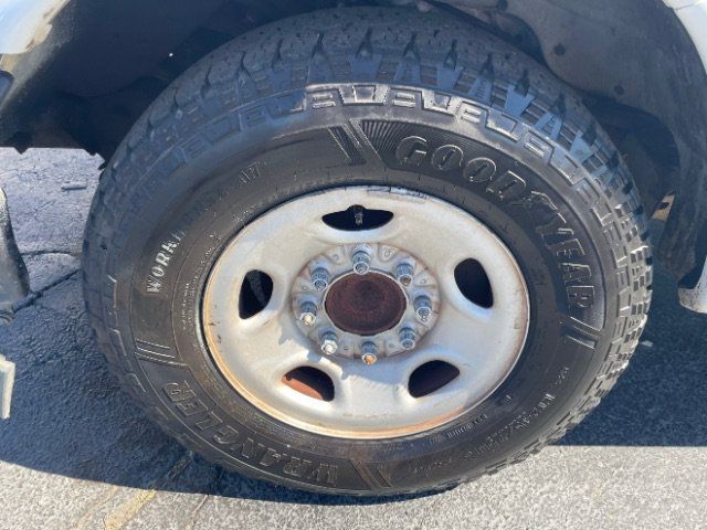 Used 2017 Chevrolet Express 2500 LS RWD image 16