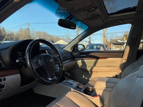 Used 2014 Subaru Outback 2.5i Limited image 9