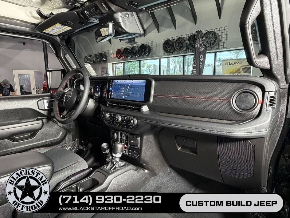 Used 2024 Jeep Gladiator Rubicon w/ Technology Group AWD/4WD image 23