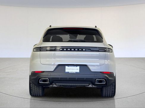 New 2026 Porsche Cayenne image 7