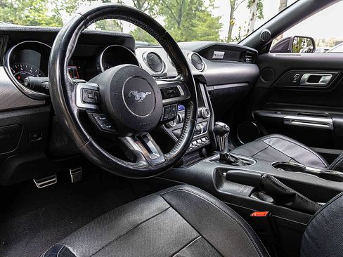 Used 2022 Ford Mustang GT Premium image 9