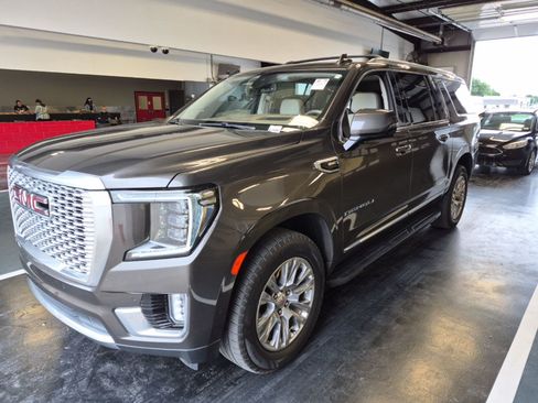 Used 2021 GMC Yukon XL Denali AWD/4WD image 2