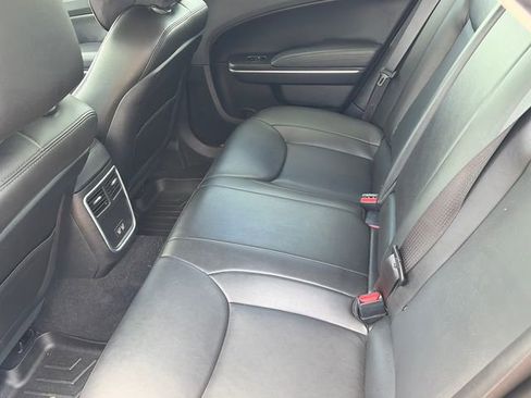 Used 2022 Chrysler 300 Touring L RWD image 12