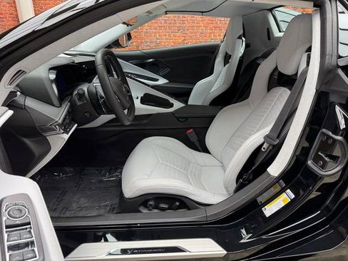 Used 2025 Chevrolet Corvette Stingray w/ Z51 Performance Package image 21