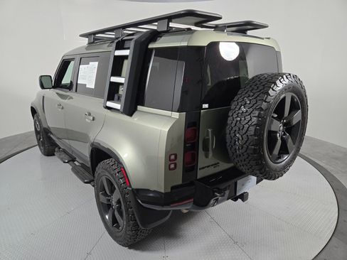 Used 2022 Land Rover Defender 110 X-Dynamic HSE image 17