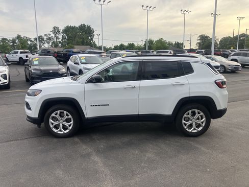 Used 2024 Jeep Compass Latitude AWD/4WD image 4