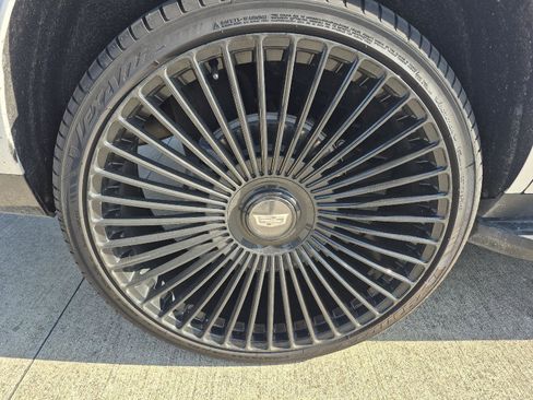 Used 2024 Cadillac Escalade Sport w/ LPO, ONYX Package image 8