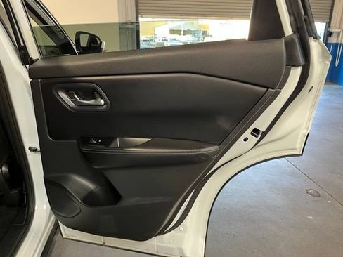 Used 2024 Nissan Rogue SV AWD/4WD image 15