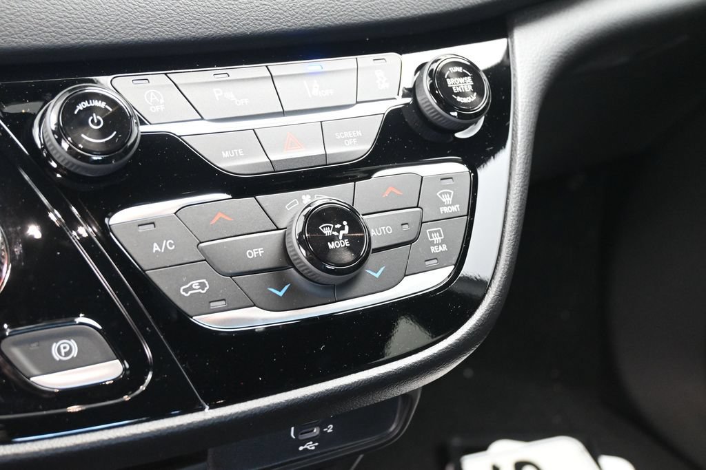 New 2027 Chrysler Pacifica LX FWD image 18
