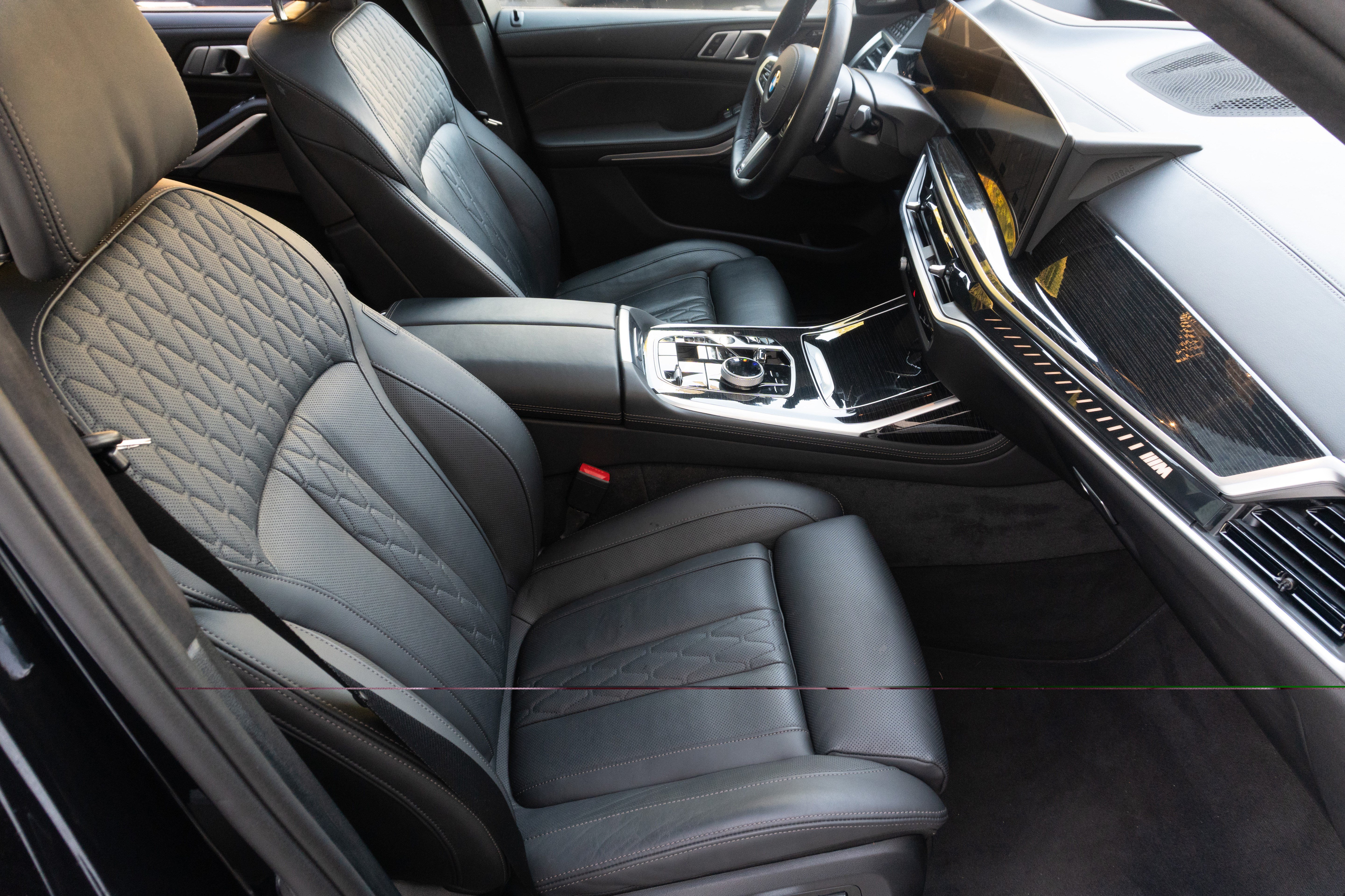Certified 2025 BMW X7 M60i AWD/4WD image 12