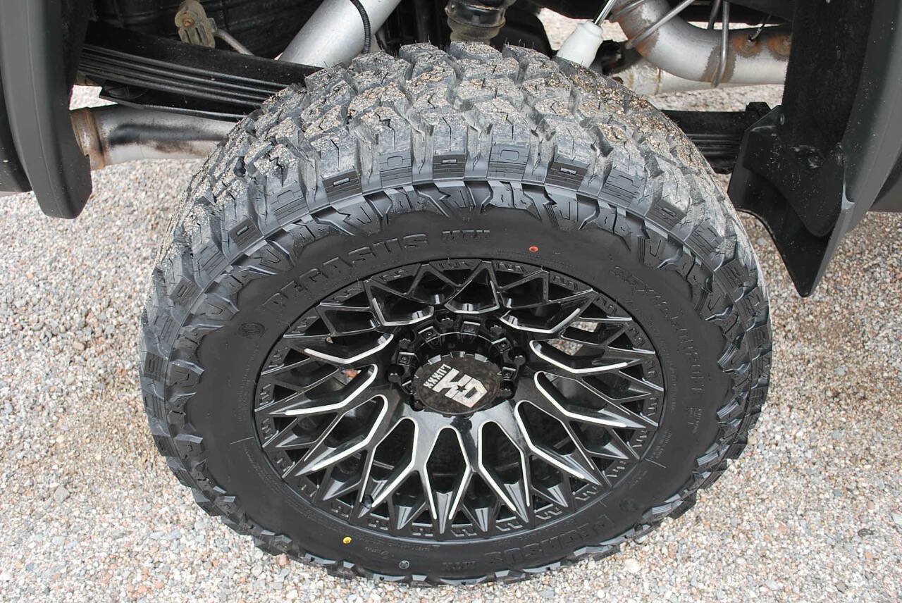 Used 2018 GMC Sierra 2500 SLT w/ Duramax Plus Package AWD/4WD image 12