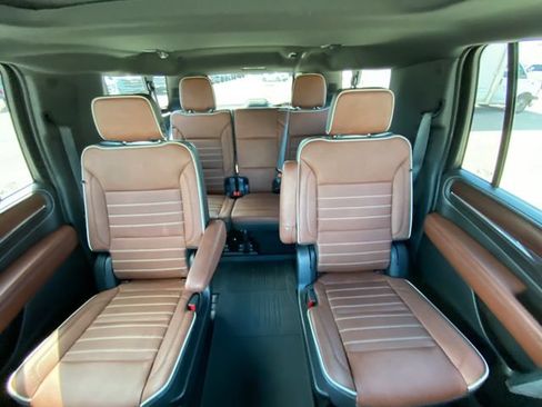 Used 2023 GMC Yukon XL Denali Ultimate AWD/4WD image 13