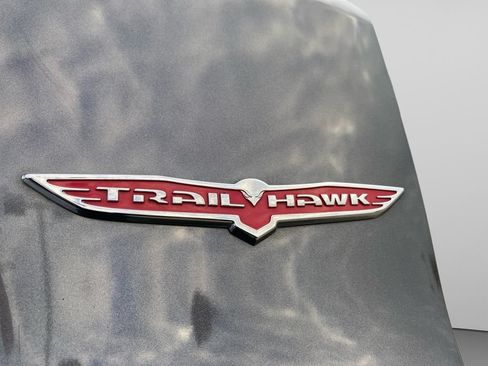 Used 2020 Jeep Cherokee Trailhawk w/ Cold Weather Group AWD/4WD image 17