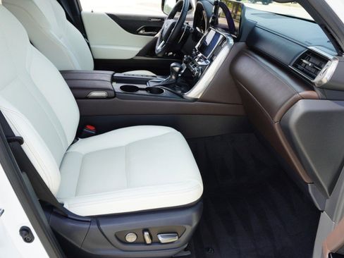 Used 2023 Lexus LX 600 4WD w/ Appearance Package image 13