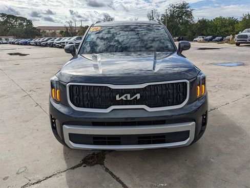 Certified 2024 Kia Telluride EX image 4