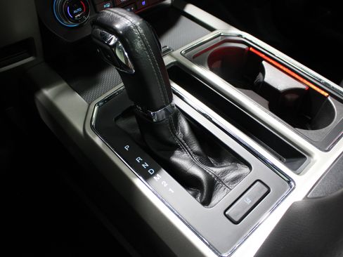 Used 2015 Ford F150 Lariat w/ Equipment Group 502A Luxury image 18