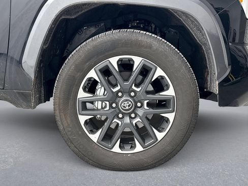 Used 2025 Toyota Tundra Limited image 12