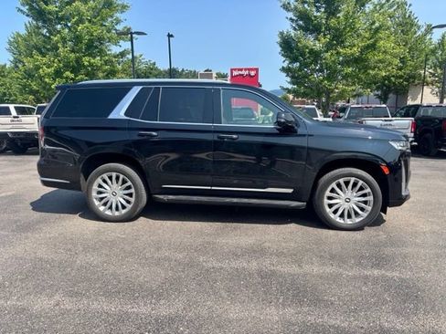 Used 2023 Cadillac Escalade Premium Luxury AWD/4WD image 5