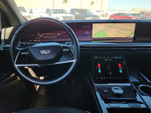 Used 2025 Cadillac Escalade Premium Luxury image 10