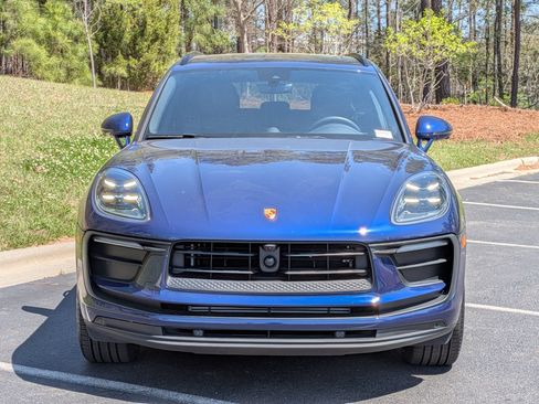 Certified 2025 Porsche Macan w/ Premium Package Plus AWD/4WD image 34