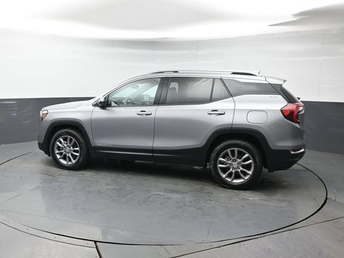 Used 2024 GMC Terrain SLT AWD/4WD image 4