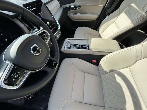 Certified 2025 Volvo XC90 B6 Plus image 10