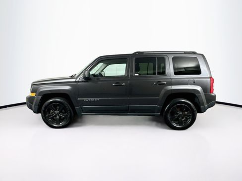 Used 2017 Jeep Patriot Latitude FWD image 4