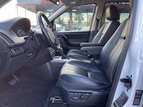 Used 2013 Land Rover LR2 HSE AWD/4WD image 9