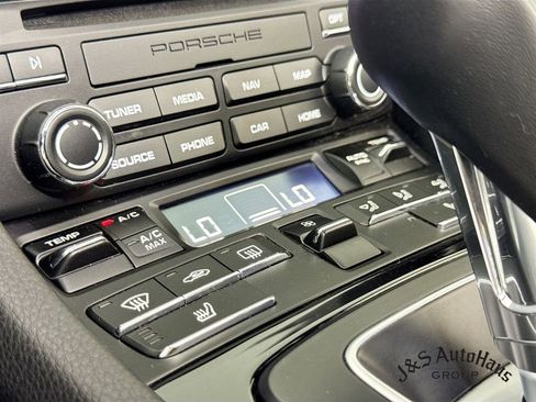 Used 2021 Porsche 718 Boxster RWD image 21