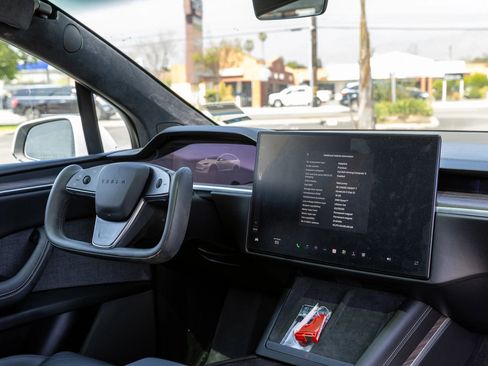 Used 2023 Tesla Model X AWD/4WD image 36