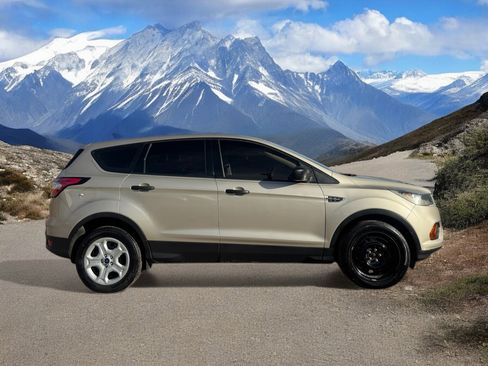 Used 2018 Ford Escape S image 6