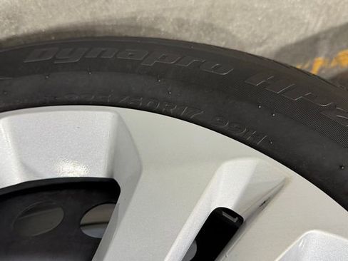 Used 2025 Chevrolet Trax LS image 37