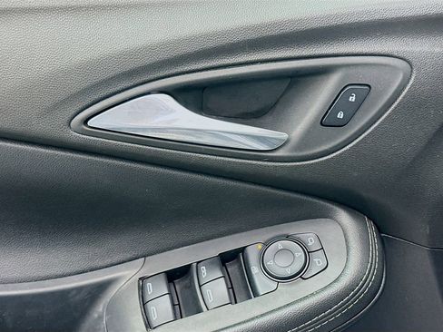 Used 2021 Buick Encore GX Select image 17