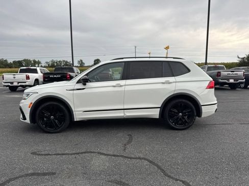 Used 2022 Volkswagen Tiguan SE R-Line AWD/4WD image 16