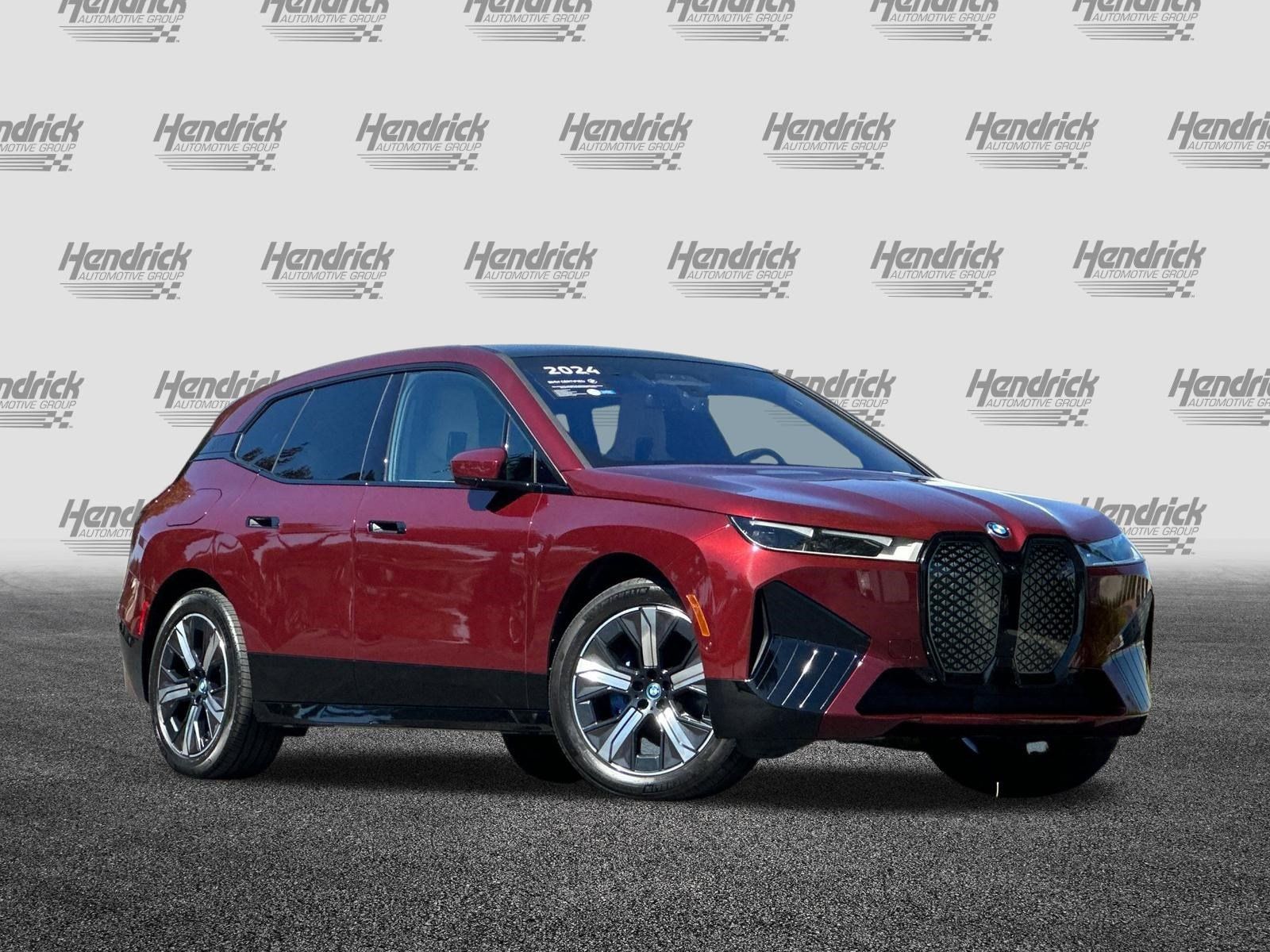 Used 2024 BMW iX xDrive50 w/ Sport Package AWD/4WD image 2