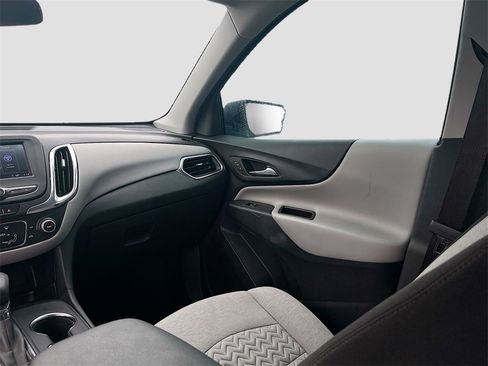 Used 2022 Chevrolet Equinox LS w/ LS Convenience Package image 23