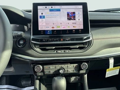 New 2026 Jeep Compass Trailhawk w/ Sun, Sound & Navigation Group image 17