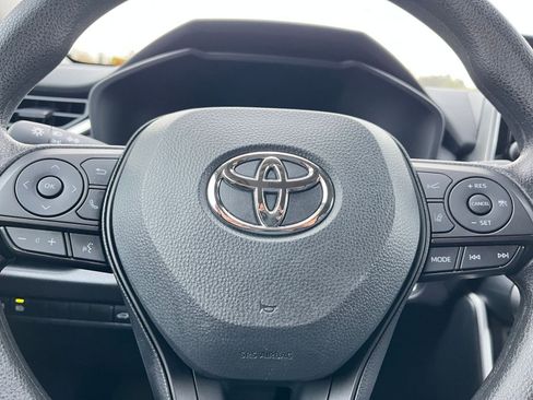 Used 2025 Toyota RAV4 XLE image 29