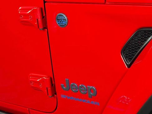 Used 2024 Jeep Wrangler Unlimited Rubicon 4xe AWD/4WD image 14