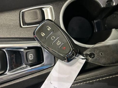 Used 2017 Chevrolet Camaro LT w/ Technology Package RWD image 20
