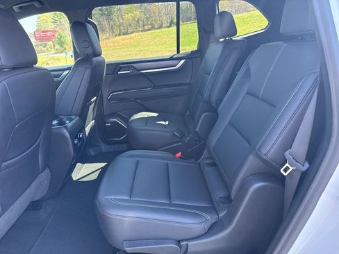 Used 2024 GMC Acadia Elevation AWD/4WD image 37