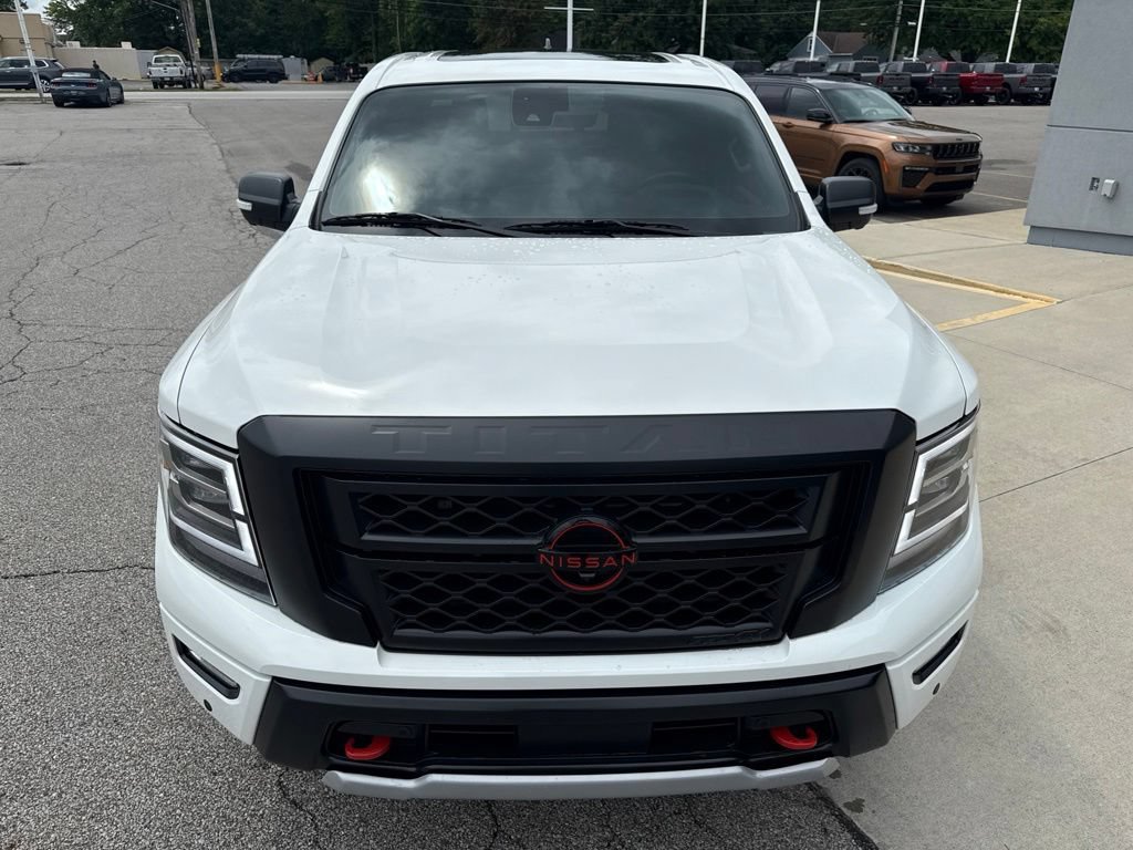 Used 2024 Nissan Titan PRO-4X w/ Pro-4x Convenience Package AWD/4WD image 12