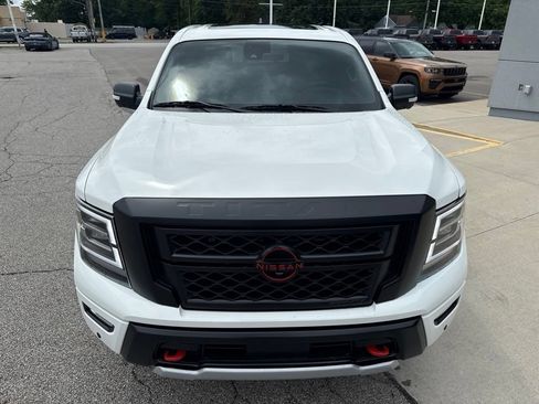 Used 2024 Nissan Titan PRO-4X w/ Pro-4x Convenience Package AWD/4WD image 12