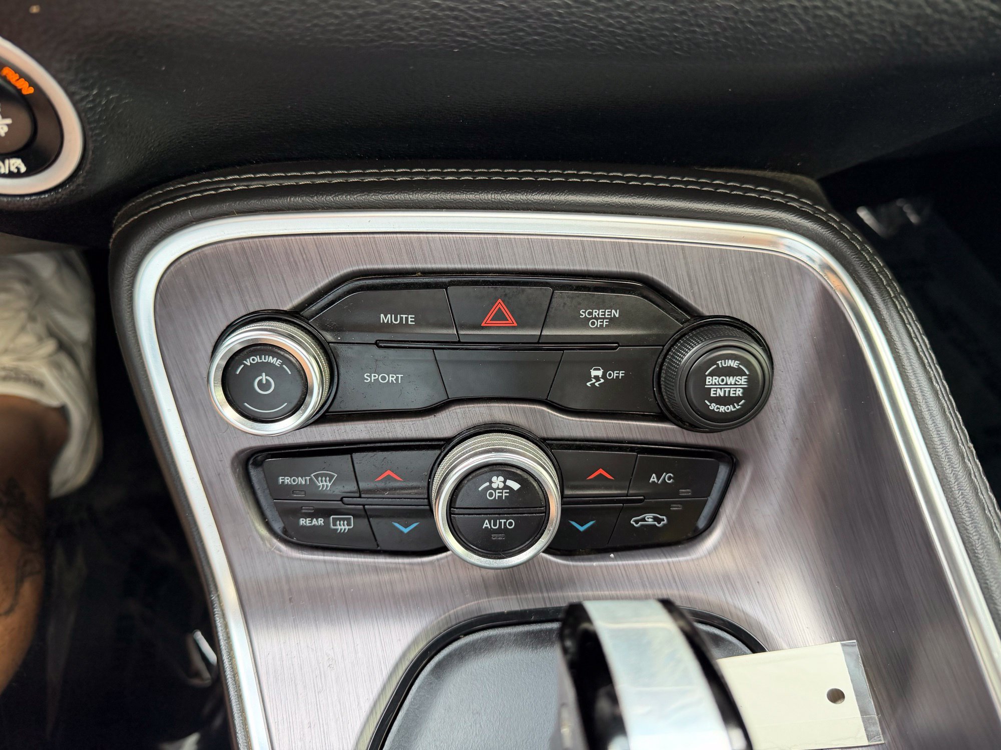 Used 2018 Dodge Challenger R/T RWD image 22