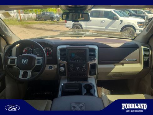 Used 2018 RAM 1500 Laramie w/ Convenience Group AWD/4WD image 19
