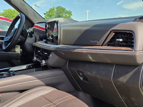 Used 2025 Chevrolet Tahoe High Country w/ Sun And Tow Package AWD/4WD image 17